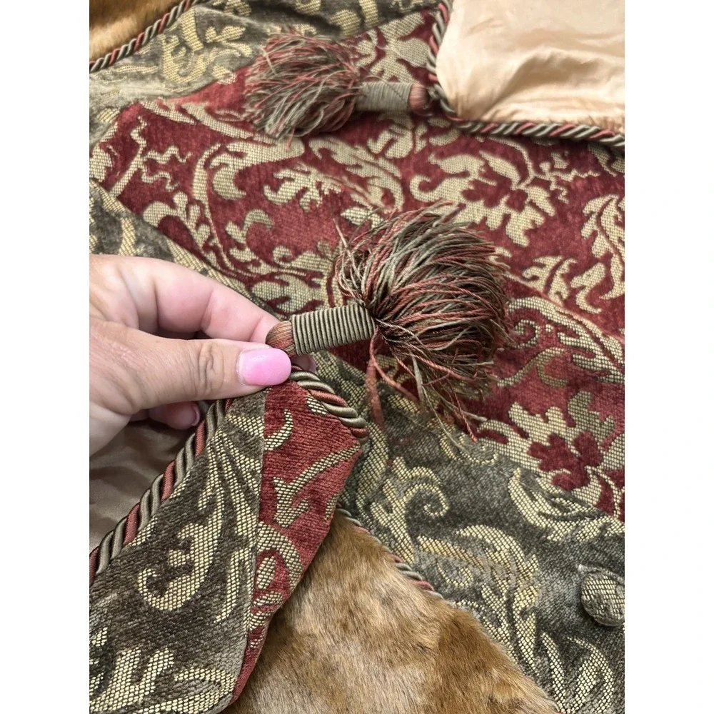 Villa Bacci Christmas Tree Skirt Red Gold Damask‎ Faux Fur Tassels Holiday Decor